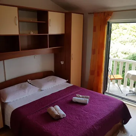 Ivanka Apartman Sućuraj